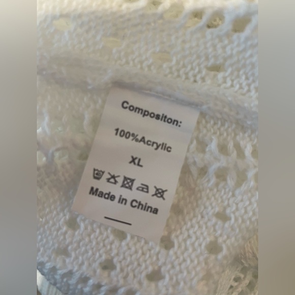 ⭐️Elegant White Knit Sweater - Picture 3 of 5